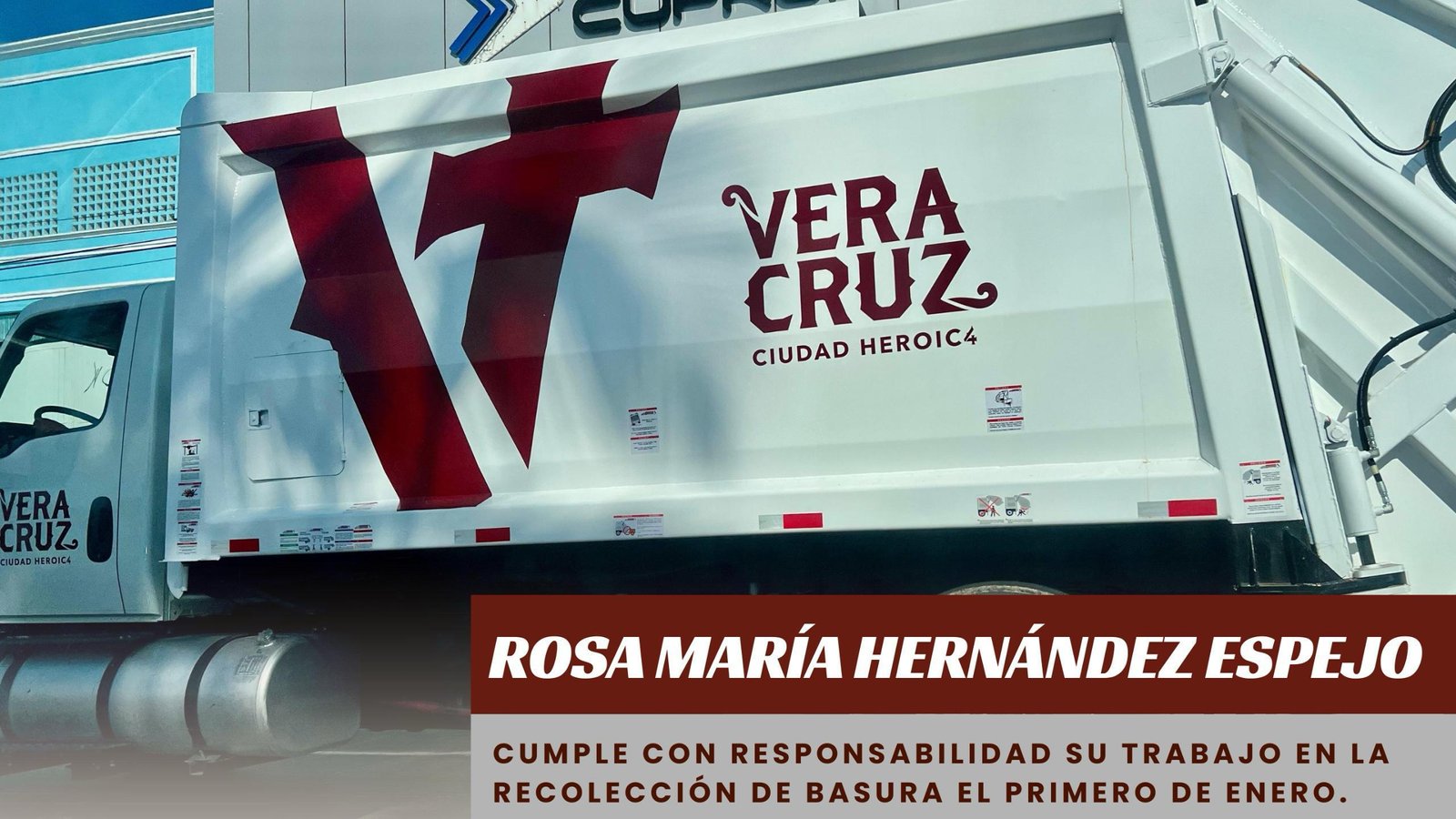 Rosa María cumple, entrando y removiendo la basura
