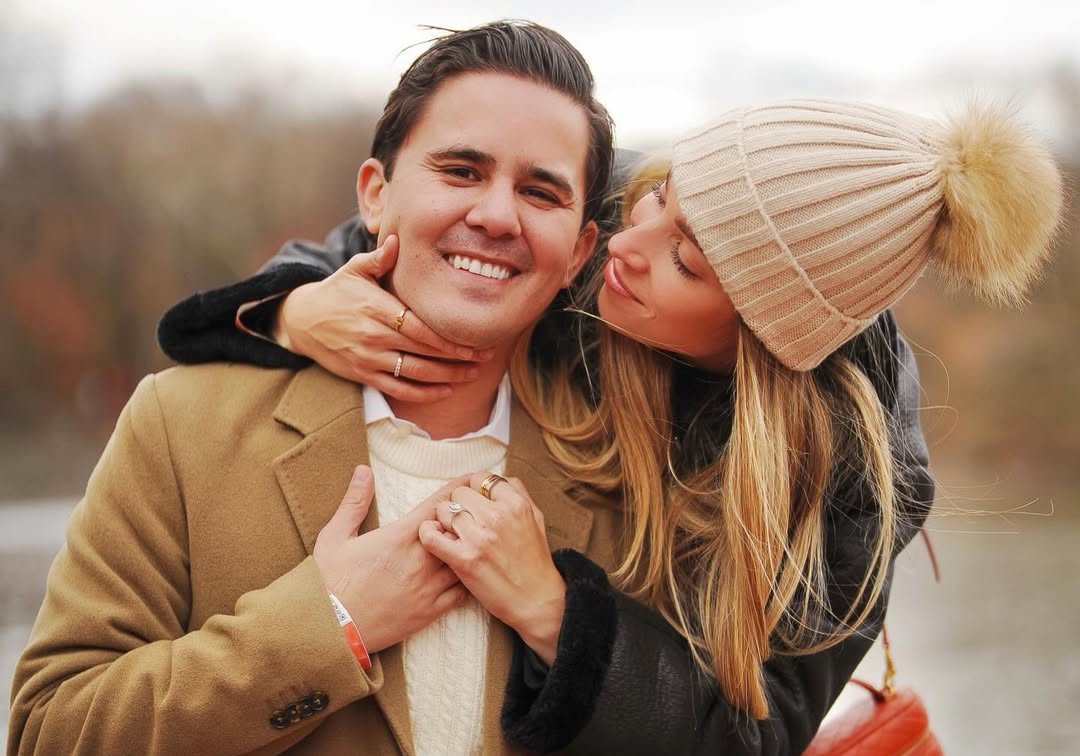 Critican falta de austeridad de alcalde Rafael Fararoni al ir a Nueva York a pedir matrimonio Critican falta de austeridad de alcalde Rafael Fararoni al ir a Nueva York a pedir matrimonio