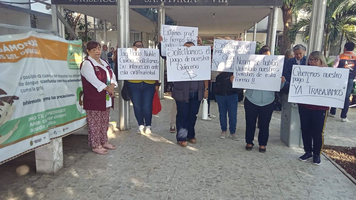 Trabajadores de la Salud en Veracruz reciben pago de quincena tras protestas Trabajadores de la Salud en Veracruz reciben pago de quincena tras protestas