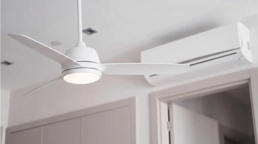 Los ingenieros coinciden: “Usar el ventilador junto al aire acondicionado reduce el consumo eléctrico” Los ingenieros coinciden: “Usar el ventilador junto al aire acondicionado reduce el consumo eléctrico”