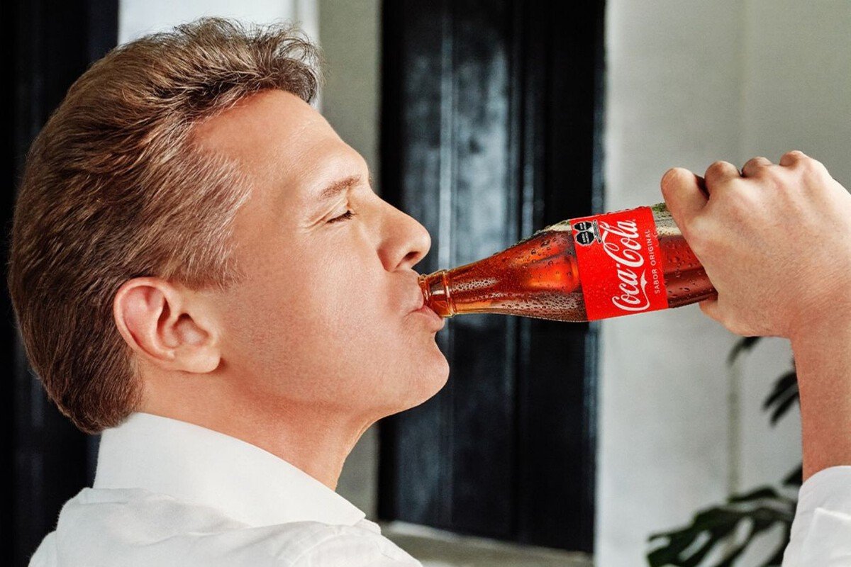 Coca Cola celebrará sus 100 años en México con Luis Miguel. Ya los denunciaron por violar la Ley General de Salud